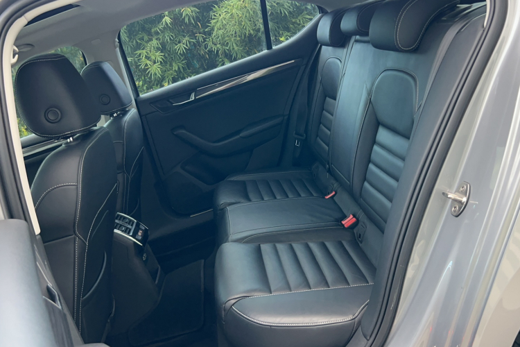 斯柯达 速派 2018款 TSI330 DSG豪华版 国V中控内饰7004