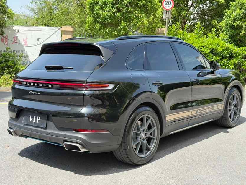 保时捷 2025款 Cayenne 3.0T 劲驰版(4)
