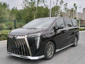 广汽传祺 传祺M8 2025款 宗师系列 超级混动版