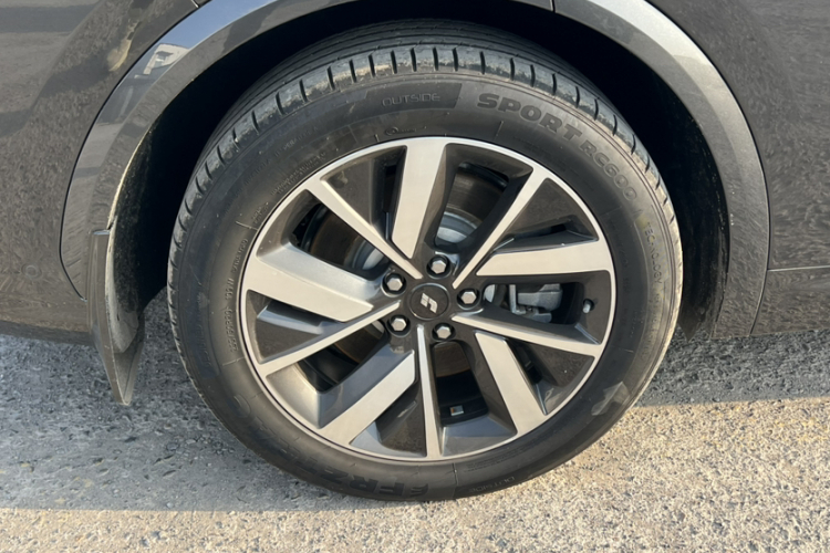 理想汽车 理想L7 2023款 Pro车身外观6005