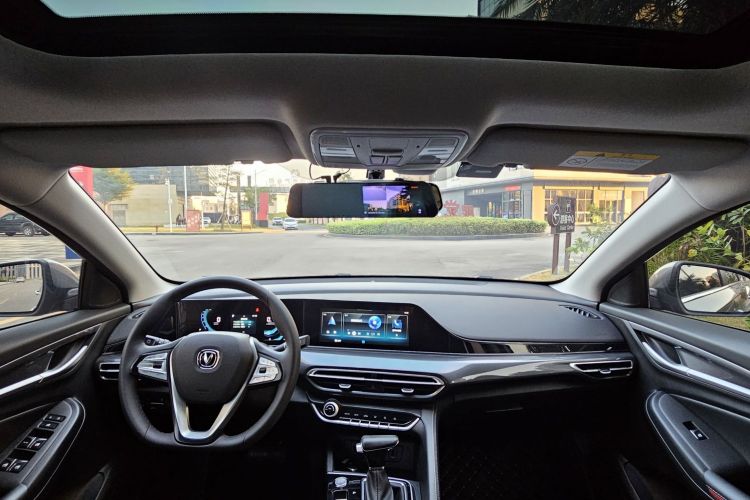 长安 逸动 2020款 PLUS 1.6L GDI 自动豪华型中控内饰7001