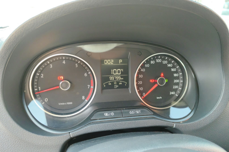 大众 Polo 2014款 1.6L 自动舒适版中控内饰15