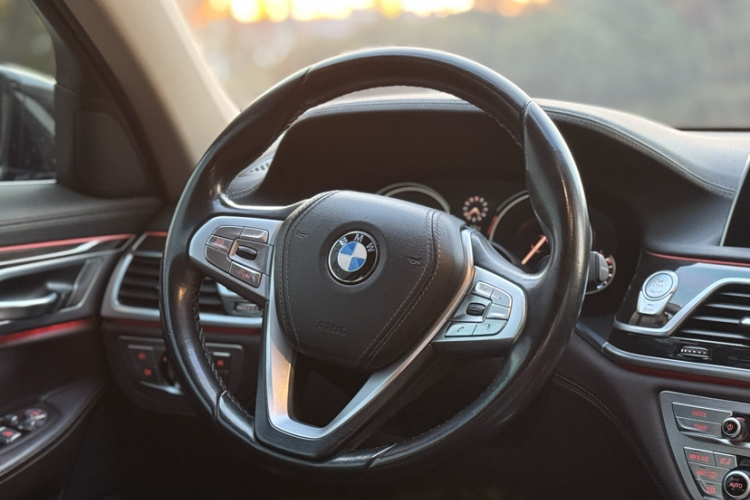 宝马7系 2017款 730Li 领先型中控内饰7001