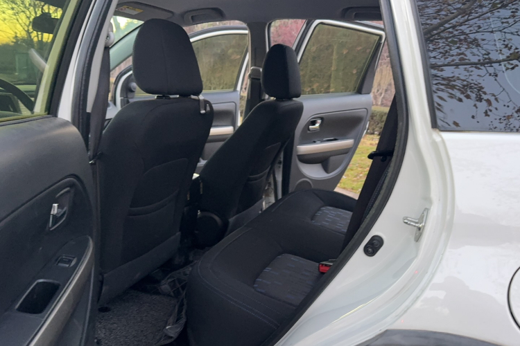 哈弗H1 2017款 红标 1.5L AMT舒适型中控内饰7002