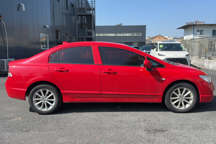 思铭 2015款 1.8L 自动豪华版车身外观6002