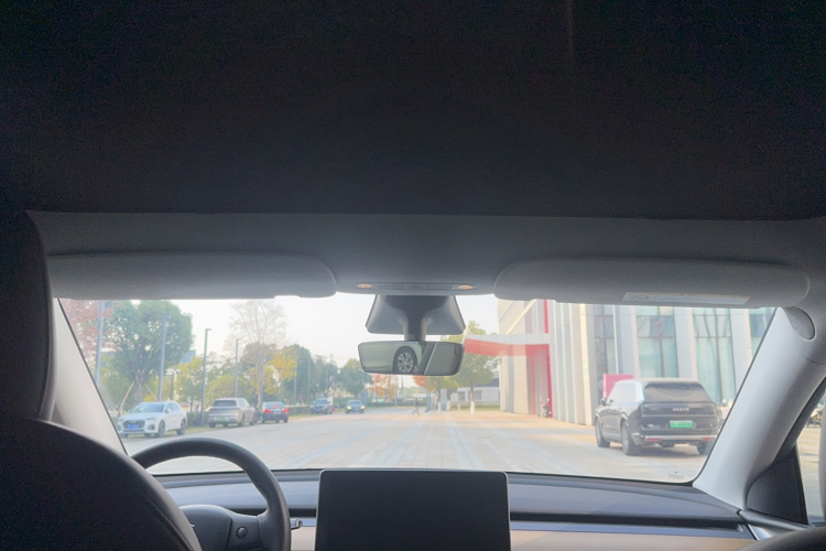 特斯拉 Model Y 2021款 标准续航后驱版局部细节22