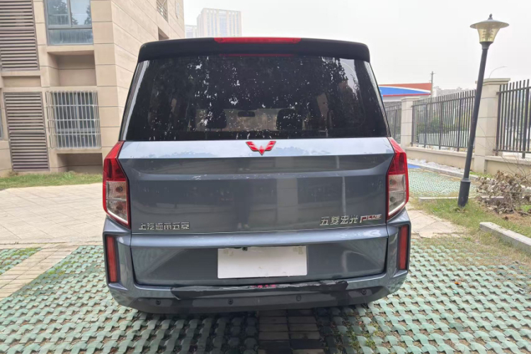 五菱汽车 五菱宏光PLUS 2019款 1.5T 手动标准型 5座车身外观6001