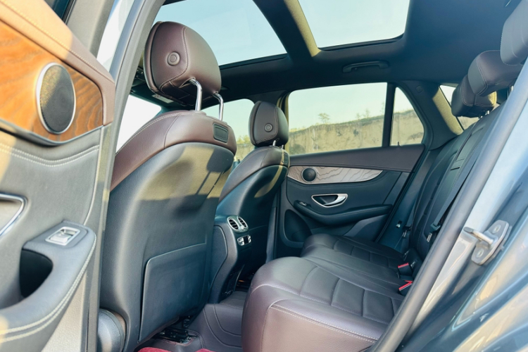 奔驰GLC 2018款 改款 GLC 300 4MATIC 动感型车身外观6002