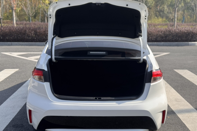 丰田 雷凌 2022款 双擎 1.8H E-CVT豪华版车身外观6006