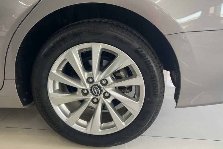 丰田 凯美瑞 2021款 2.0G 豪华版局部细节9005