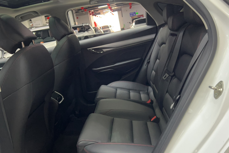 吉利汽车 缤瑞 2020款 1.4T CVT亚运版中控内饰7001