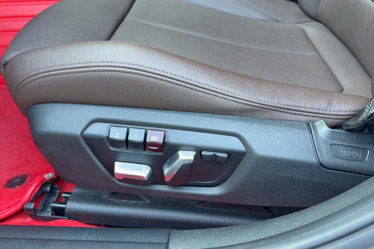 宝马3系 2019款 320Li M运动套装中控内饰7007