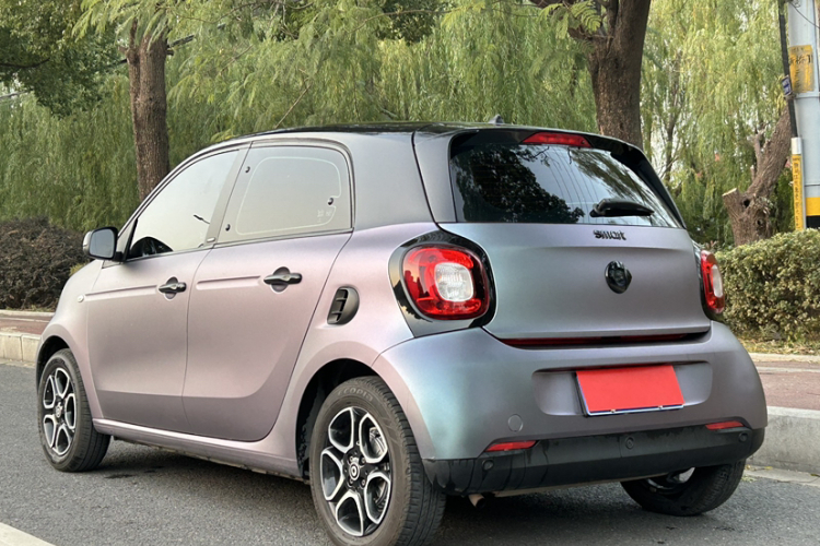 smart forfour 2016款 0.9T 66千瓦先锋版车身外观6003