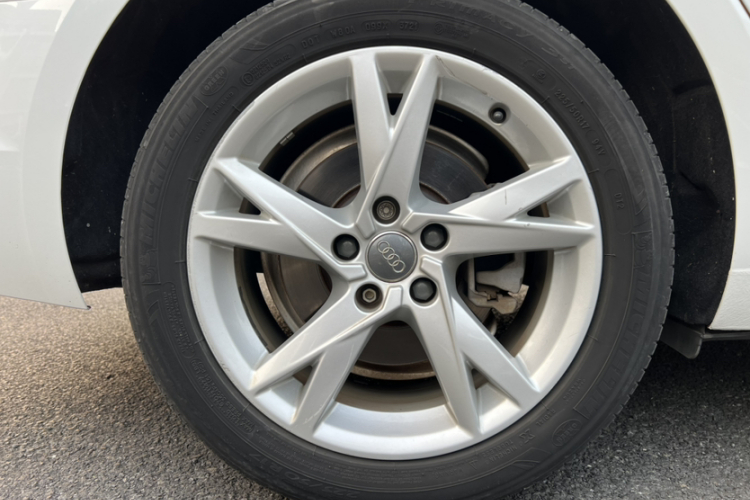 奥迪A4L 2017款 Plus 40 TFSI 进取型车身外观6007