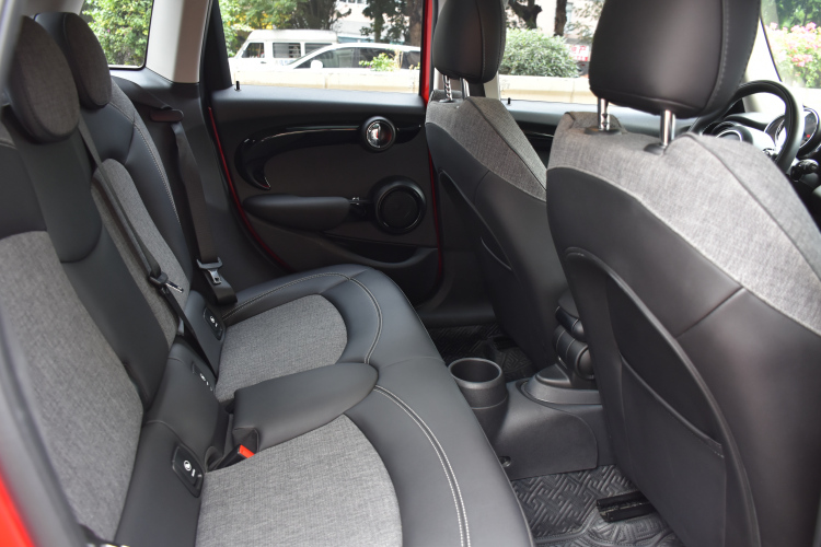 MINI 2019款 1.5T COOPER 经典派 五门版中控内饰7010