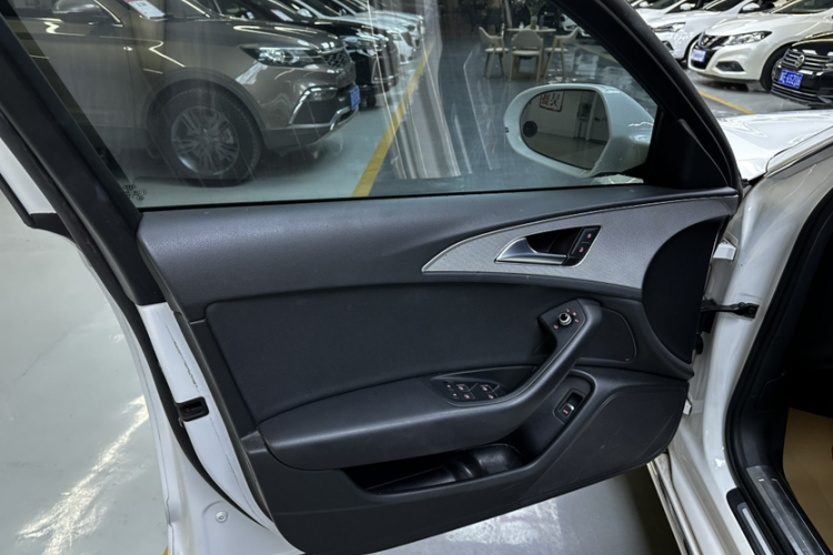 奥迪A6L 2016款 30 FSI 特别版中控内饰7009