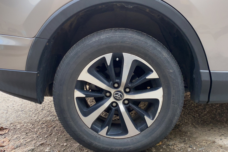 丰田 RAV4荣放 2019款 2.0L CVT两驱舒适版 国VI车身外观6010