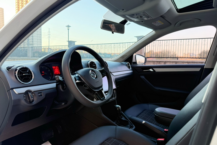 大众 捷达 2017款 1.5L 自动舒适型中控内饰7004