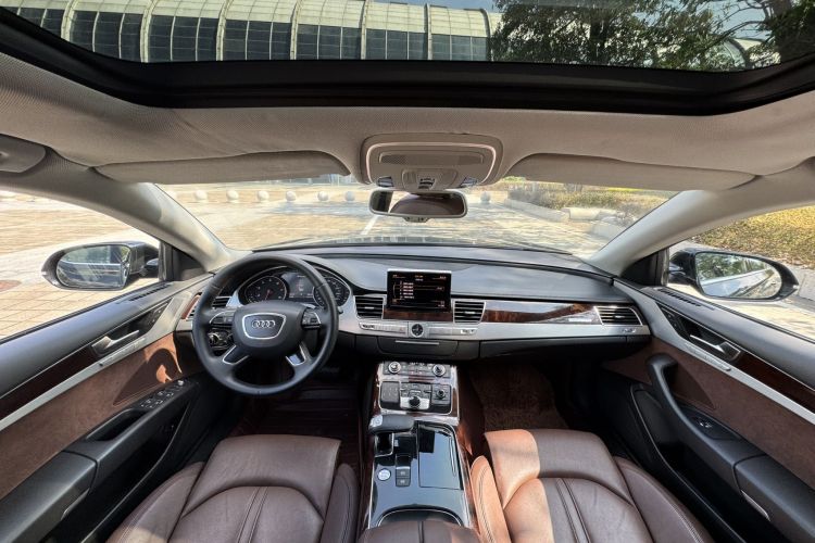 奥迪A8 2013款 A8L 45 TFSI quattro舒适型中控内饰7001
