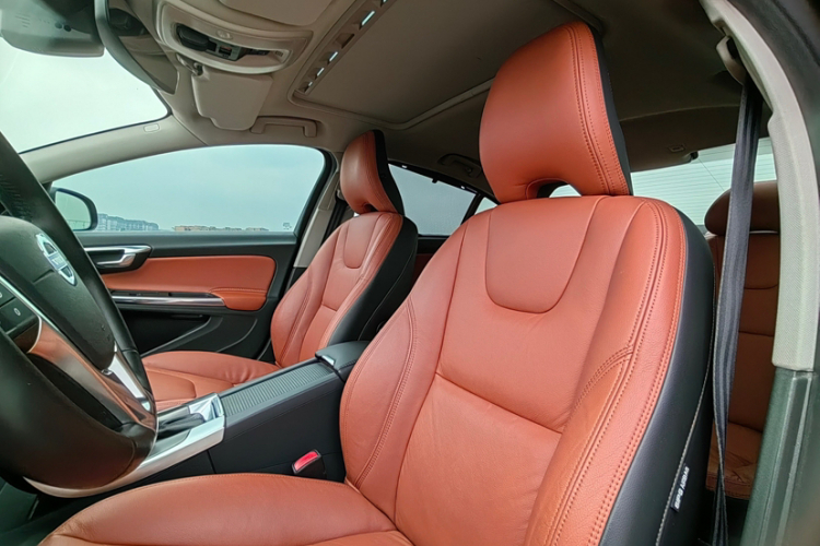 沃尔沃S60 2014款 S60L T5 智驭版中控内饰7005