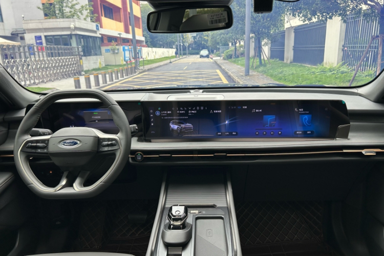 福特 2023款 锐界L 2.0T EcoBoost E混动四驱七座至尊型中控内饰7005