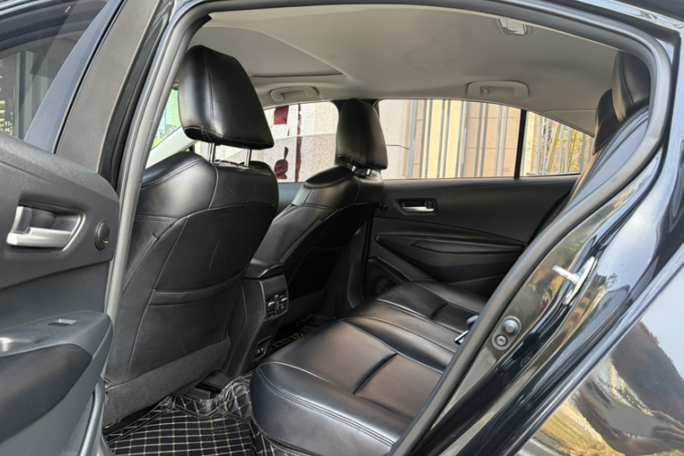 丰田 卡罗拉 2021款 双擎 1.8L E-CVT精英版中控内饰7004