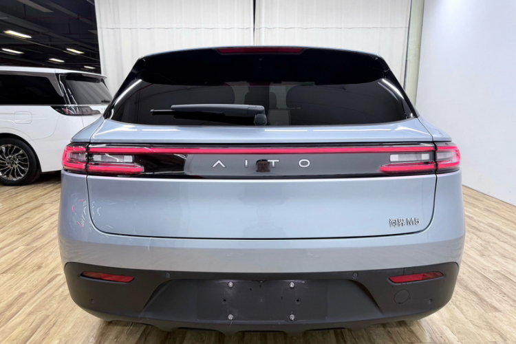 鸿蒙智行 问界M5 2022款 增程四驱旗舰版车身外观6006