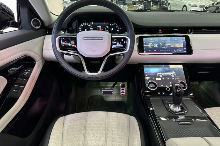 路虎 揽胜极光 2021款 极光L 249PS R-Dynamic First edition 首发版中控内饰7013