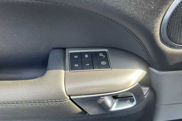 路虎 揽胜运动版 2017款 3.0 SC V6 SE中控内饰7011