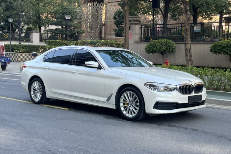 宝马5系 2020款 530Li 尊享型 豪华套装车身外观6004