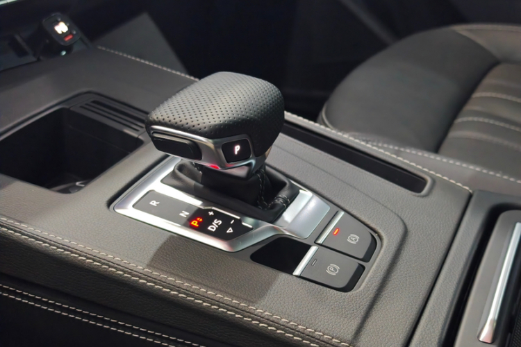 奥迪Q5L 2024款 40 TFSI 豪华致雅型局部细节18