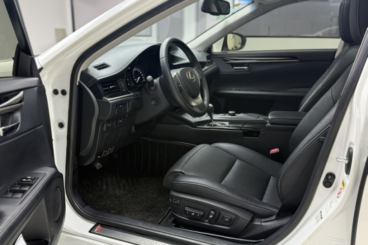 雷克萨斯ES 2014款 250 精英版中控内饰7005