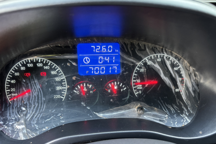 奇瑞 瑞虎3 2015款 1.6L 手动智尚纪念版中控内饰15