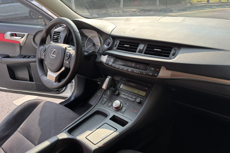 雷克萨斯CT 2020款 CT200h 精英版 单色中控内饰7007