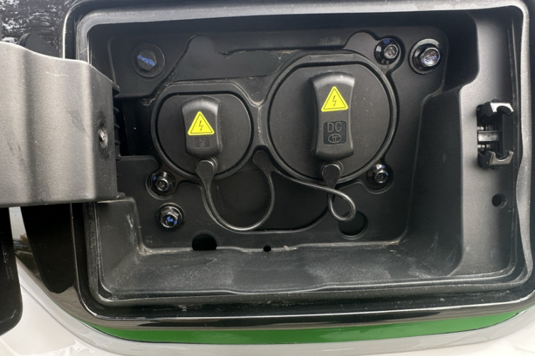 江铃集团新能源 易至EV2 2026款 PLUS+ 舒适型中控内饰7004