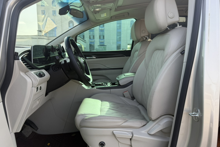 别克GL8 2020款 ES陆尊 653T 舒适型中控内饰7003