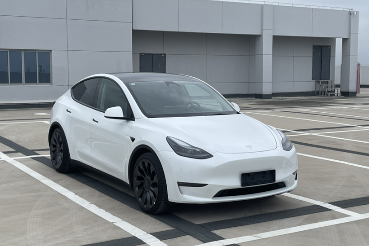 特斯拉 Model Y 2024款 Performance高性能版车身外观6003