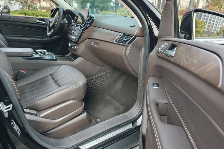 奔驰GLE 2016款 GLE 400 4MATIC中控内饰7004