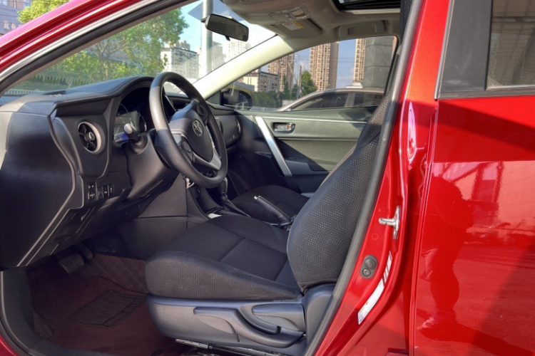 丰田 雷凌 2017款 改款 185T CVT精英版 国V局部细节22