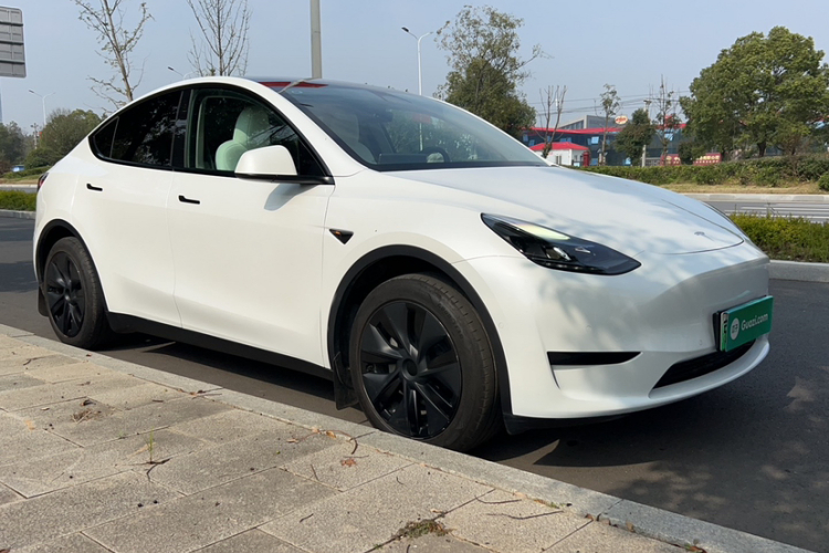 特斯拉 Model Y 2023款 后轮驱动版车身外观6002