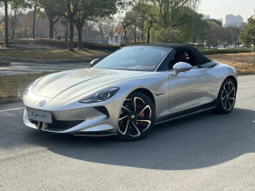 名爵 MG Cyberster 2024款 520km 传奇四驱版