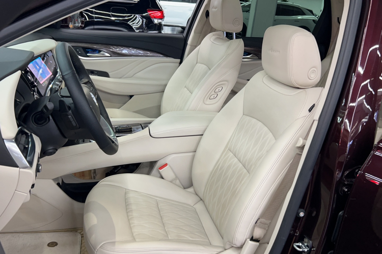 别克 昂科旗 2022款 652T 四驱Avenir艾维亚 6座中控内饰7003