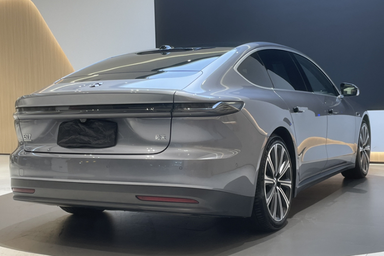 蔚来ET7 2024款 75kWh 行政签名版车身外观6010