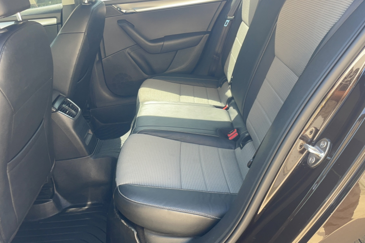 斯柯达 明锐 2016款 1.6L 自动创行版中控内饰7001