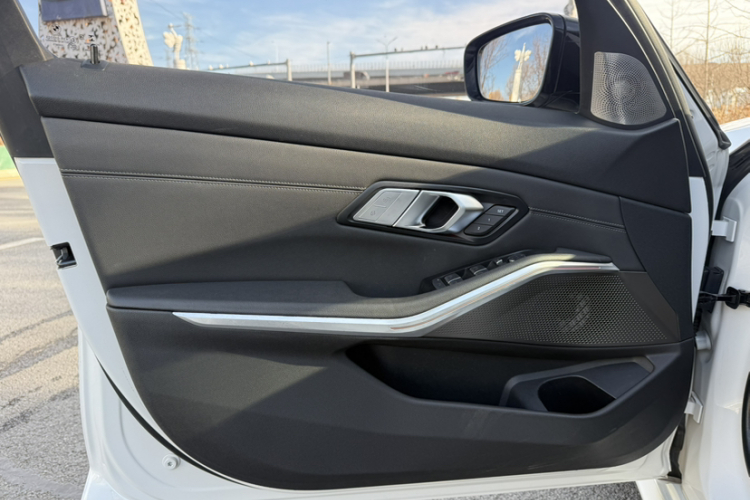 宝马3系 2020款 320Li M运动套装中控内饰7009