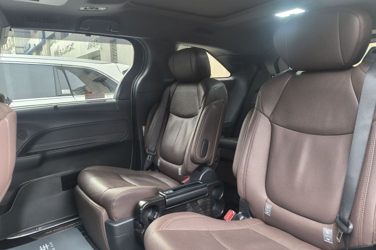 丰田 赛那SIENNA 2021款 2.5L混动 铂金版局部细节57