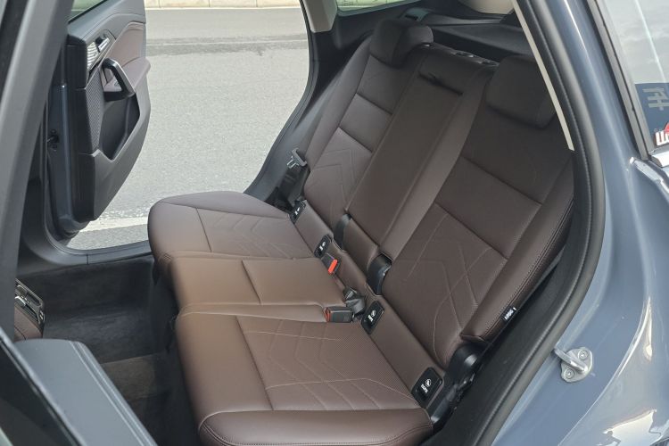 宝马X1 2023款 sDrive25Li X设计套装中控内饰7010