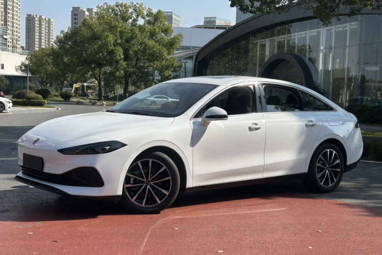 荣威D7 2025款 DMH 125km 世界冠军版车身外观1