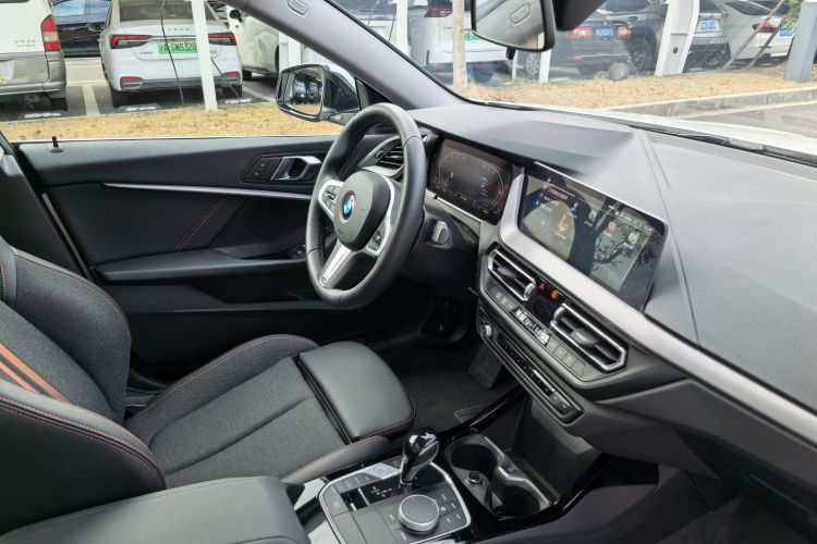 宝马2系(进口) 2023款 225i 四门轿跑车 M运动套装中控内饰7014