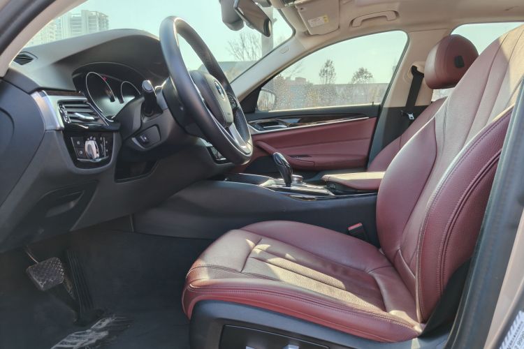 宝马5系 2018款 528Li 上市特别版中控内饰7003